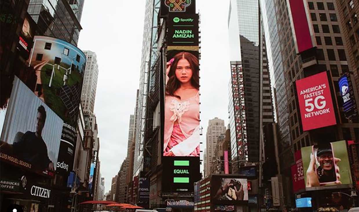 Eksis di Times Square, Ini Fakta-Fakta Soal Nadin Amizah